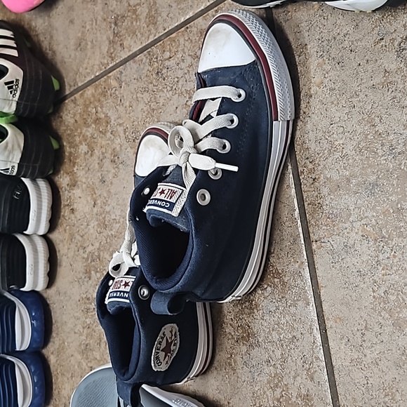 Converse - Picture 3 of 4